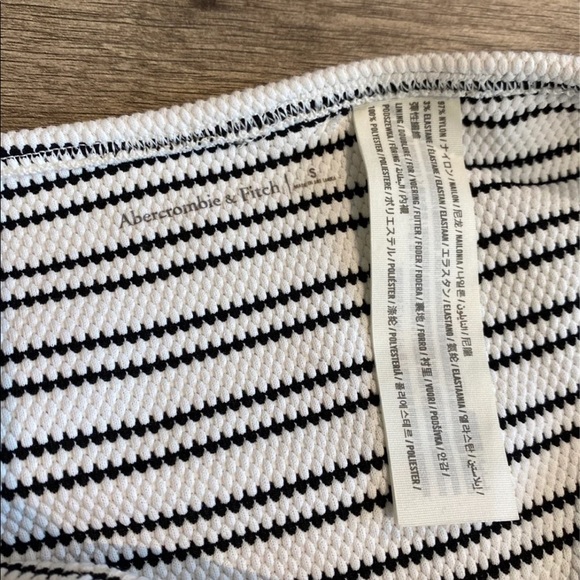 (S) Abercrombie & Fitch Striped Textured Bikini Bottoms Small Black White - Picture 3 of 9